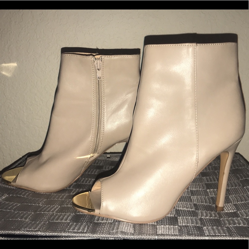 Brand new, never worn Charlotte Russe pumps!